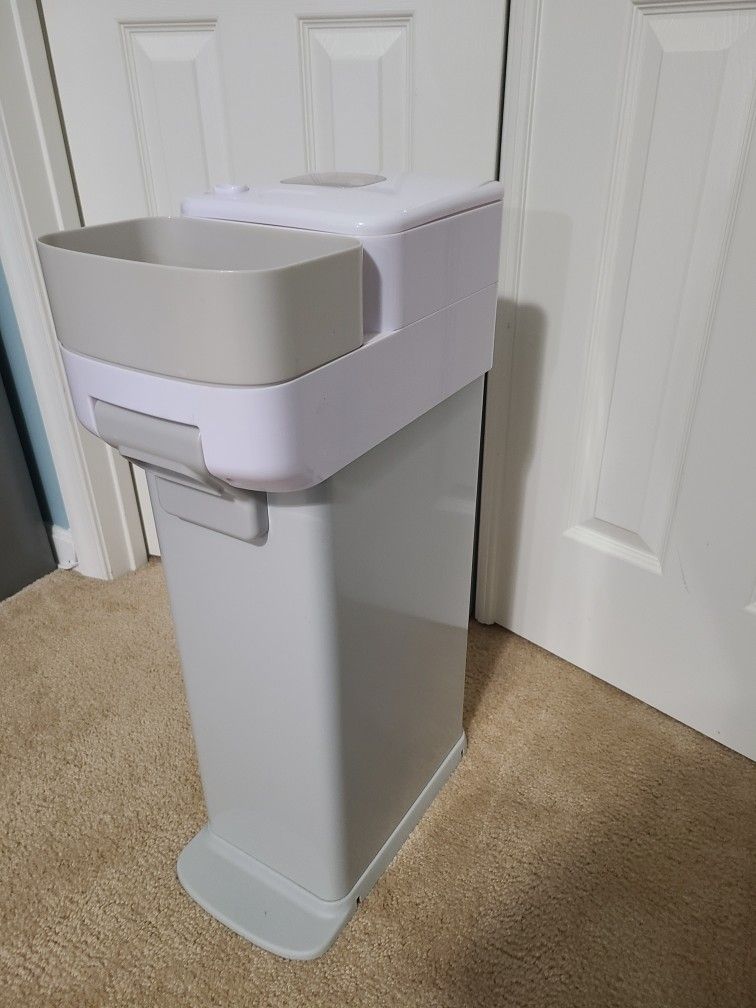 Skip Hop Diaper Pail