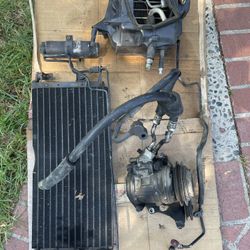 1989 to 1995 Toyota pick up truck 22R engine complete AC asking $480
