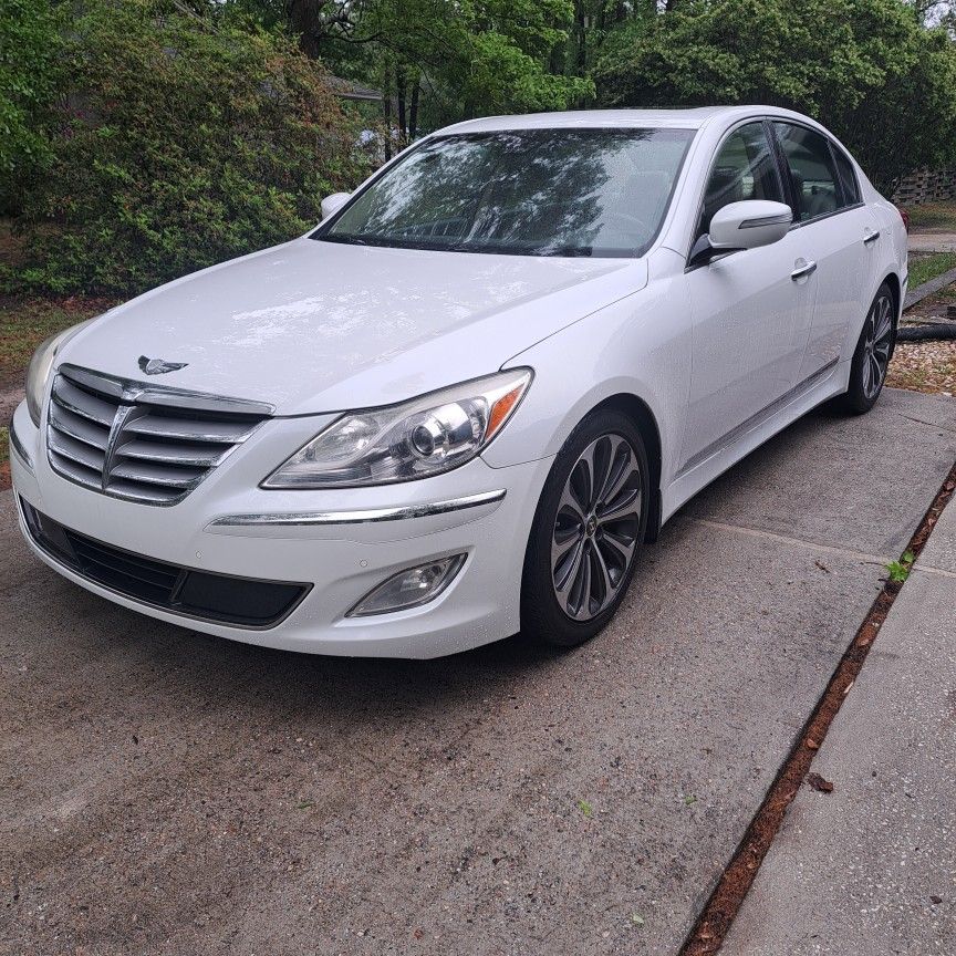 2013 Hyundai Genesis