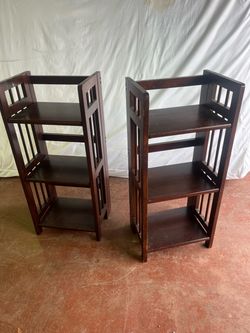 Matching end tables (2)
