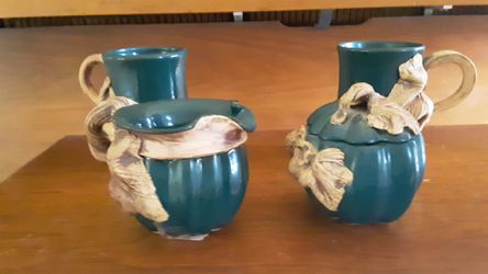 Vintage1990 Terra Firma American pottery handmade sugar bowl with a lid, creamer and two mugs