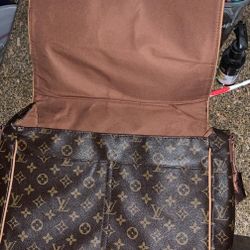 Louis Vuitton Carry Bag