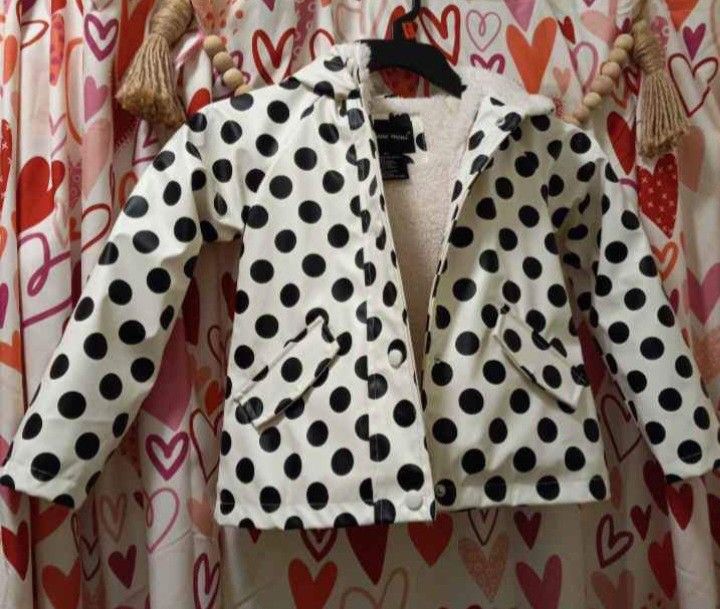 FIRM IN MERCED‼️GIRLS RAINCOAT SIZE 4