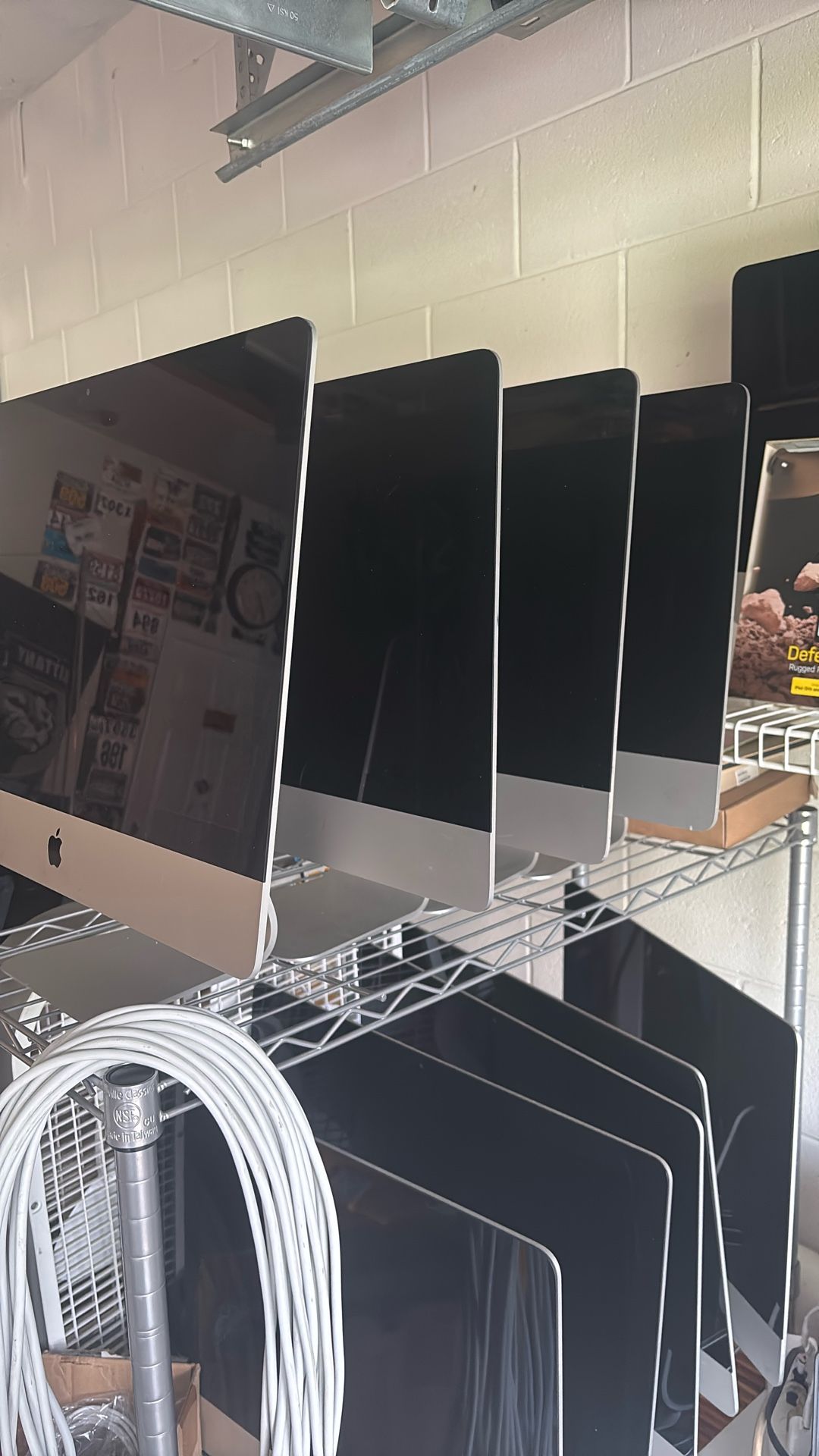 4 Apple iMacs For $200
