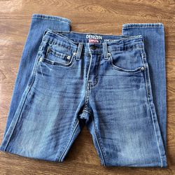 Denizen by Levi’s 208 Taper fit stretchable Denim Jeans kids size 10