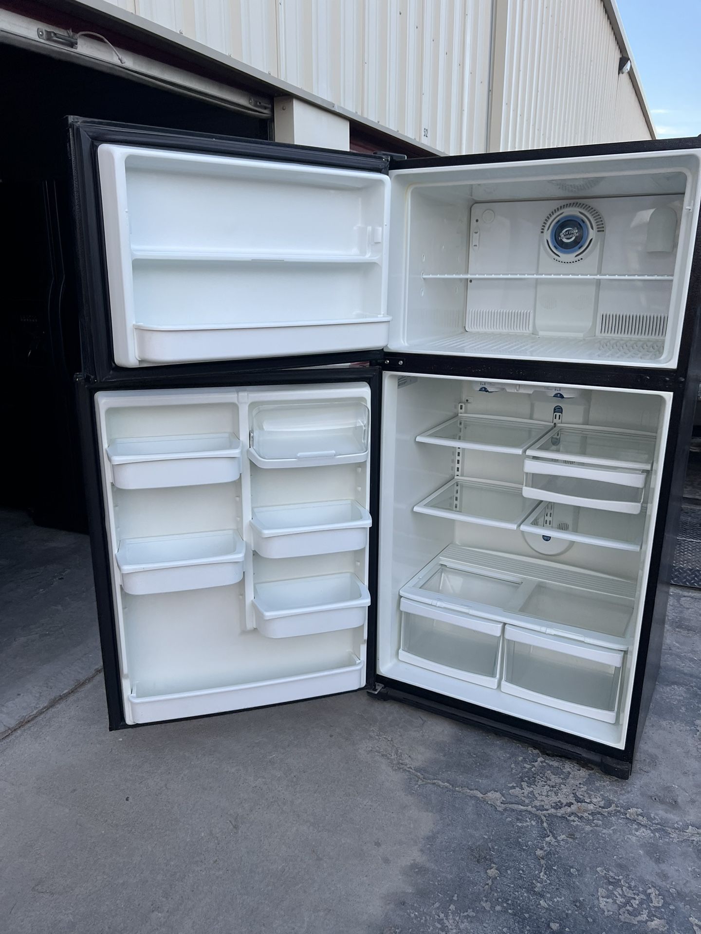 MAYTAG REFRIGERATOR