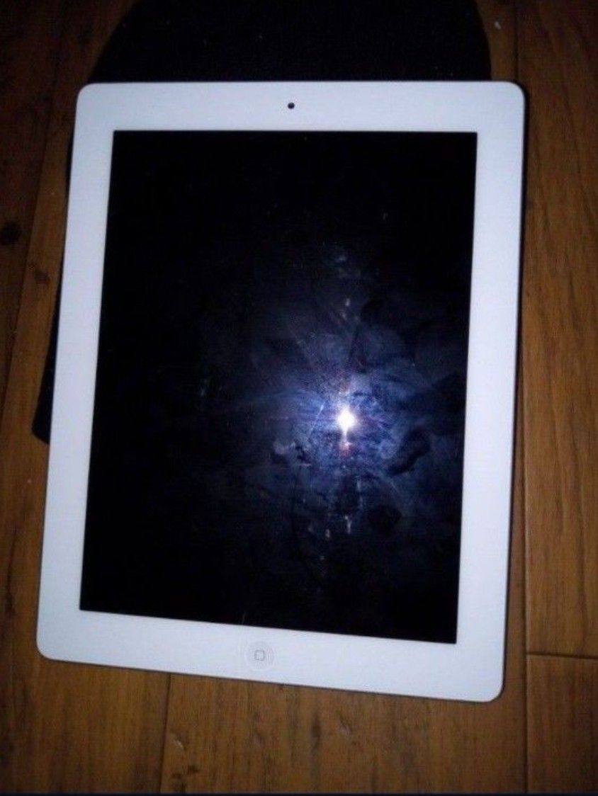 iPad 2 (Used + White)