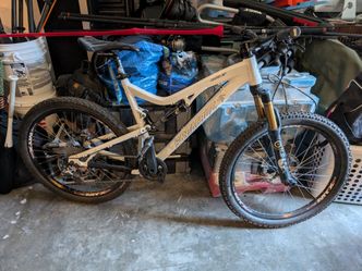 2010 Santa cruz blur w/ Saint groupset