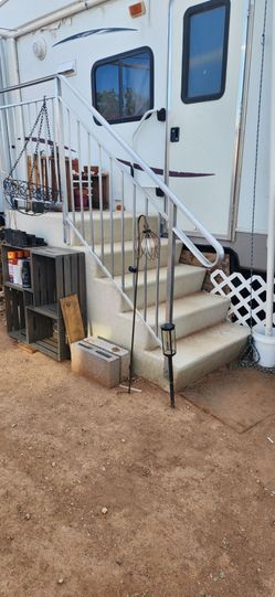 FREE Large Outdoor Stairs / Steps with Railing