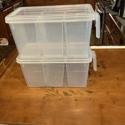 Plastic food storage containers