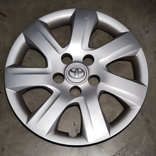 Toyota Camry Hub Caps 16 Oem 2010 2017 For In Diamond Bar Ca Toyota Camry Hub Caps 16 Oem 2010 2017