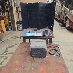 Eco Flow River 2 Max Battery Portable Station 512 Watts With 160 Watts Portable Solar Panels With Carring Case Only Used  Twice To Small For Motorhome