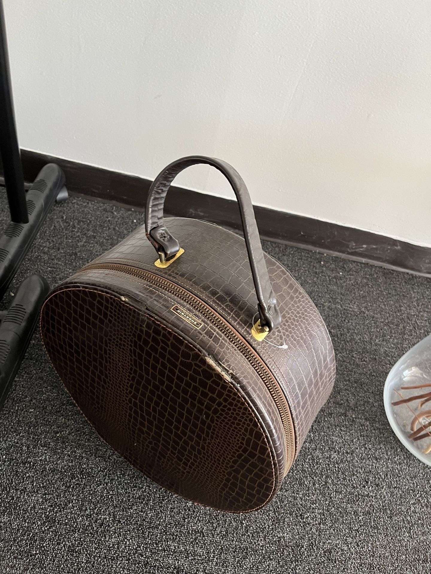 Round Hat Box