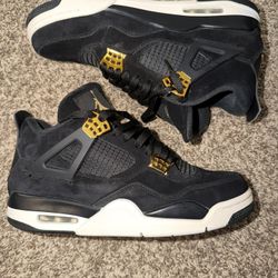 Air Jordan Retro 11 Cool Grey Low - US 10   Air Jordan Retro 4 Royalty -  US 10  Yeezys Blue tint -  US 10   USED.   All 3 for 300