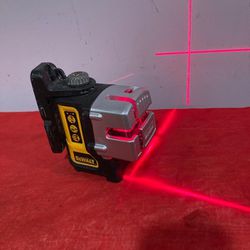 Dewalt 50 ft. & 165 ft. Red Self-Leveling 3-Beam Cross Line Laser Level 
