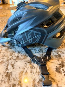Troy Lee designs tld A2 bike helmet