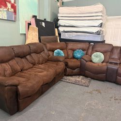 Sectional Sofa ⚠️ $590 Full Price 