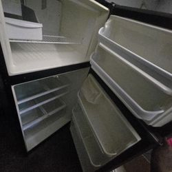 Top Freezer Refrigerator 