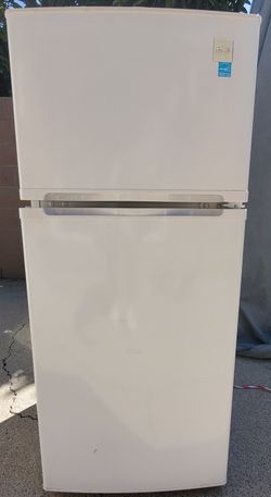Avanti fridge/freezer model FF45006W