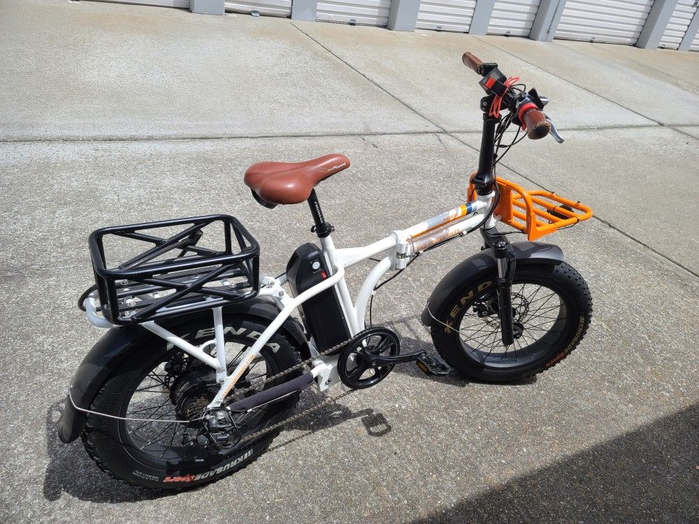 Electric Fat-Tire Folding Bike-white 20" Wheels, Front Tire