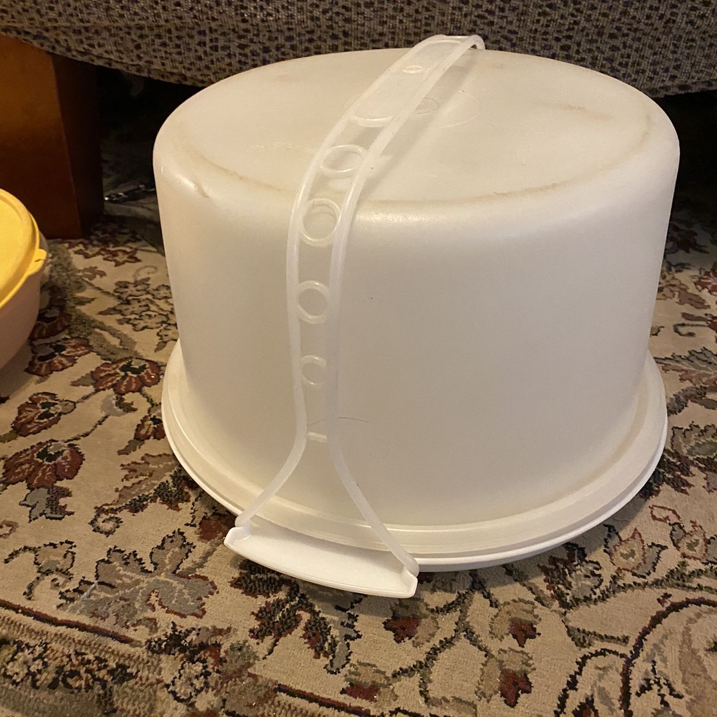 Vintage Tupperware Cake Carrier Saver With Pie Plate Insert for Sale in  Bothell, WA - OfferUp