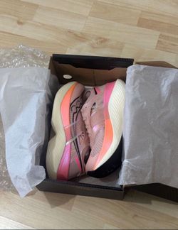 Saucony Endorphin elite