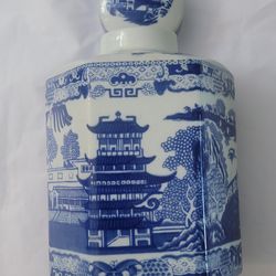 VINTAGE RINGTONS TEA CADDY