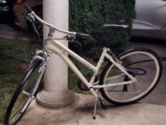 700×18"×35c nice & clean front suspension mountain bike