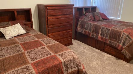 Twins Beds Or King Size With Dresser