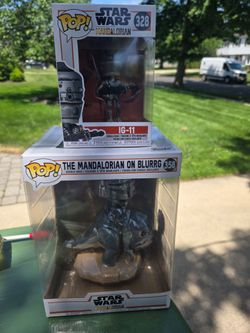 Large and small mandalarian funko pops