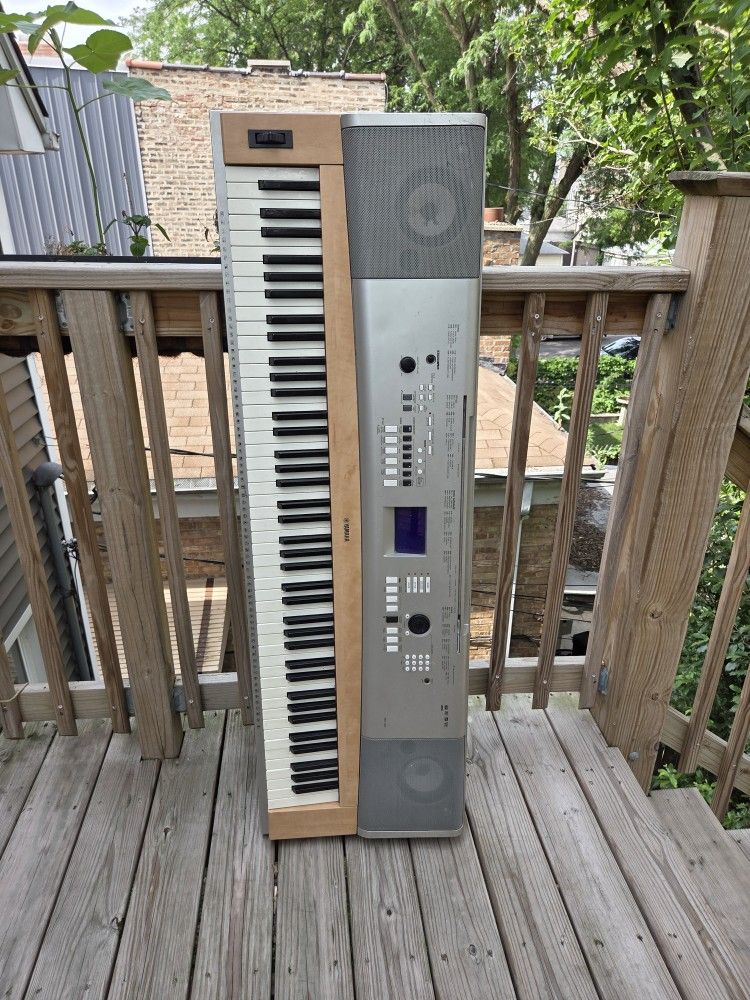 Yamaha Electric Piano YPG-635