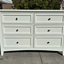 White Bassett Solid Wood Dresser Chest of Drawers Furniture Great Condition 