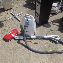 Price Is Very Firm.. Kenmore Canister Vacuum 600 Series