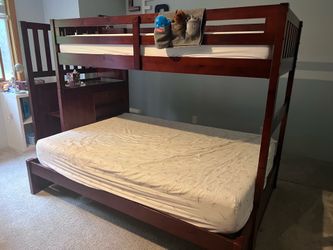 Bunk bed (full and twin)