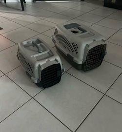 Set of 2 Pet Carriers used