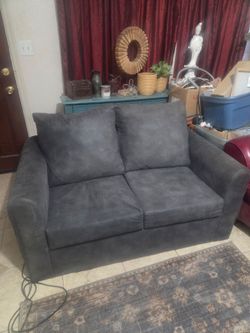 Love seat & matching Couch
