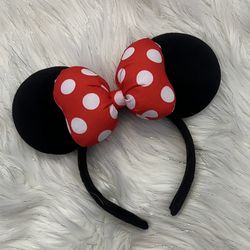 Minnie Mouse ears