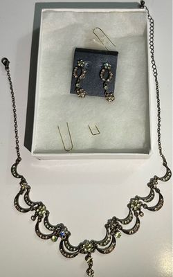 Elegant Vintage Edwardian Revival Gunmetal Rhinestone & Peridot Green Crystal Floral Necklace & Earrings Set