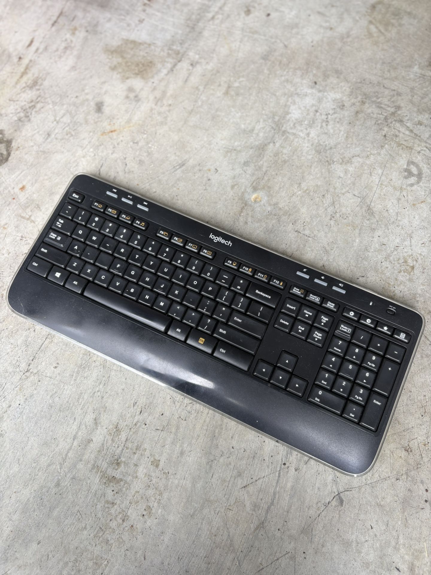Logitech K520 Wireless Keyboard