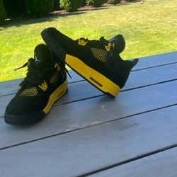 Jordan 4s