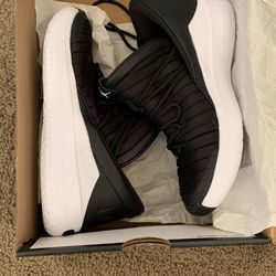 JORDANS 4Y