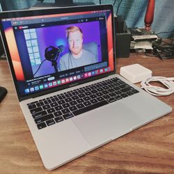 MacBook Pro Laptop 17