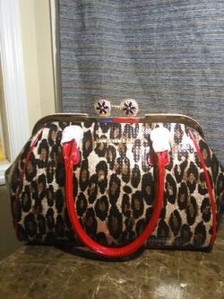 Womens Michael Kors bag.