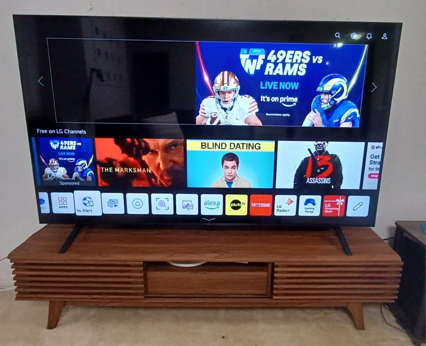 TV Stand / Media Center