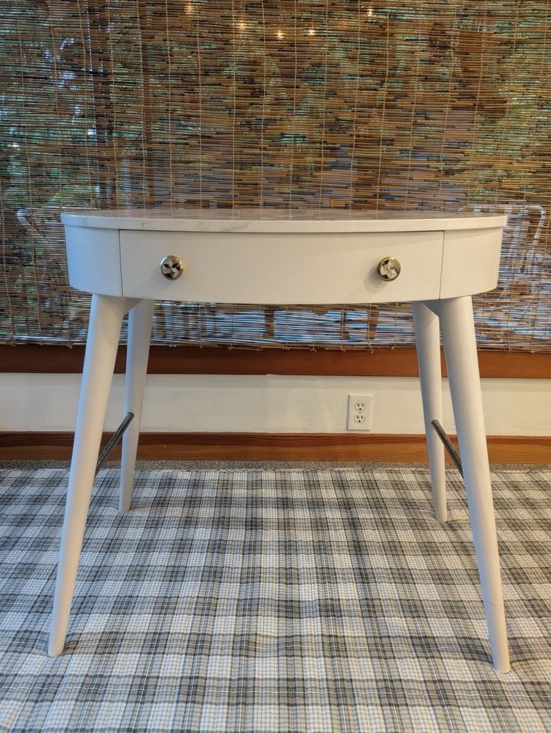 Vanity Table With Shell Inlaid Knobs