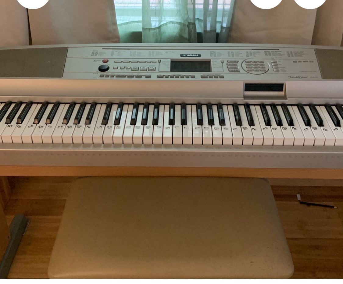 Yamaha Portable DGX-500