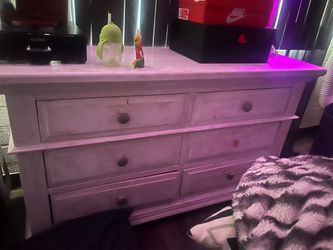 White Wood Dresser with 6 Drawers