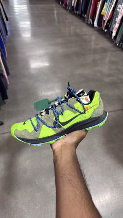 Pre loved Off white Zoom Terra kiger sz12w