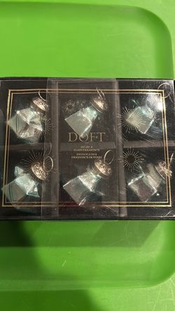 Set of 6 glass ornaments.