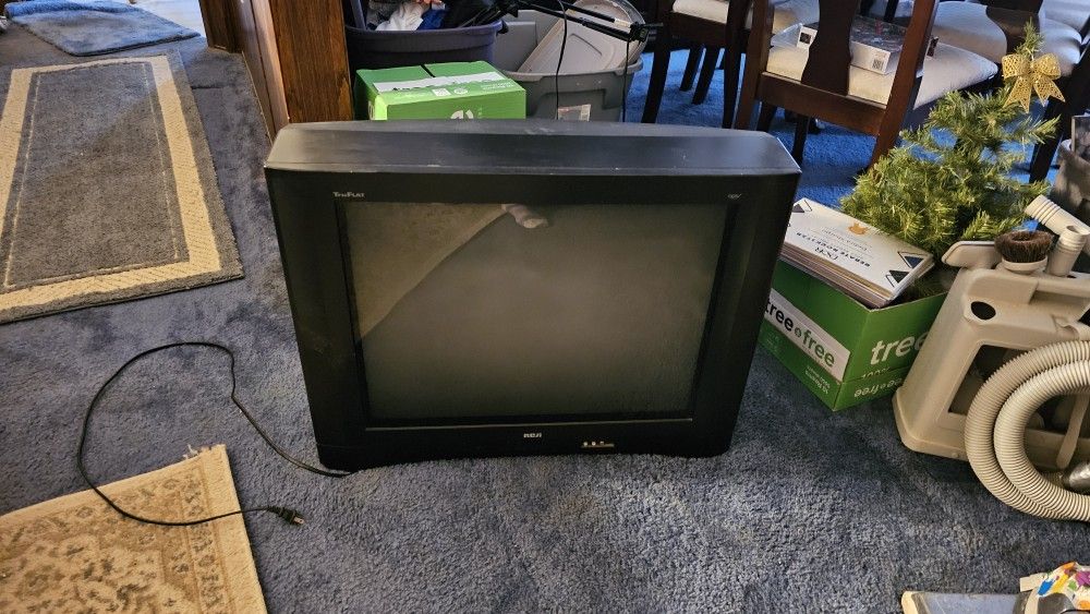 24" RCA anolog TV
